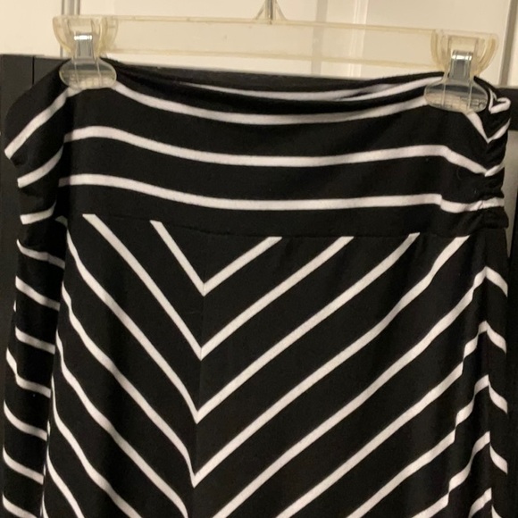 VintageBlack and white maxi skirt, 8-10 faded glory - Picture 2 of 7